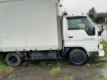 1995 Toyota Dyna, белый, 450000 рублей, вид 3