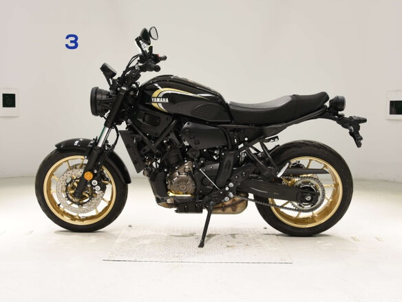 2023 Yamaha XSR700, чёрный, 900000 рублей - вид 1