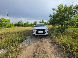 2016 Lexus LX 570 III Рестайлинг 2, белый, 10900000 рублей, вид 2