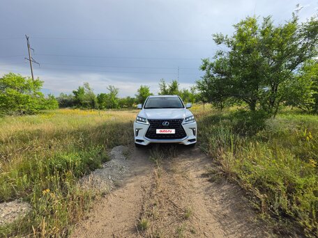 2016 Lexus LX 570 III Рестайлинг 2, белый, 11400000 рублей, вид 2
