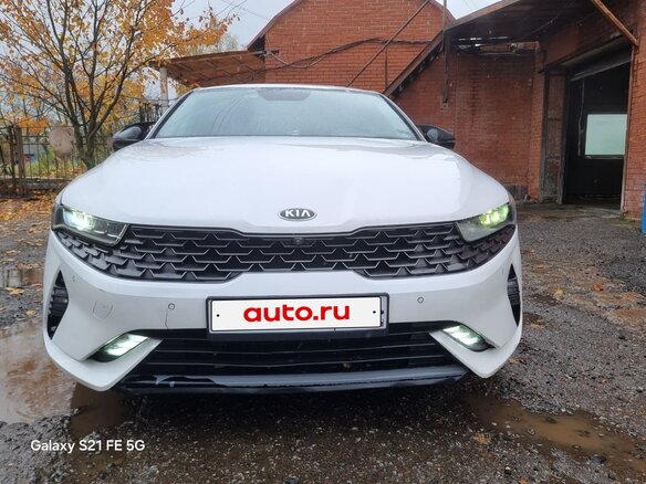 2021 Kia K5 III, белый, 1900000 рублей