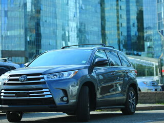2019 Toyota Highlander III (XU50) Рестайлинг, серый, 3750000 рублей, вид 2