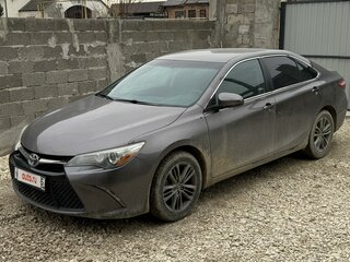 2017 Toyota Camry VII (XV50) Рестайлинг 2, серый, 2400000 рублей, вид 1