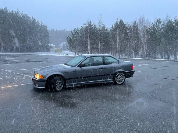 1992 BMW 3 серии 318i III (E36), серый, 1390000 рублей - вид 5