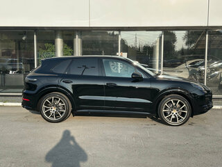 2021 Porsche Cayenne III, чёрный, 9500000 рублей, вид 3