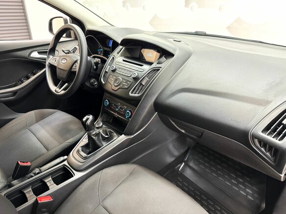 2018 Ford Focus III Рестайлинг, белый, 1235000 рублей - вид 9
