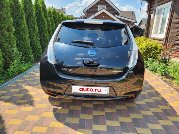 2016 Nissan Leaf 30kWh I (ZE0/AZE0), чёрный, 1150000 рублей - вид 5