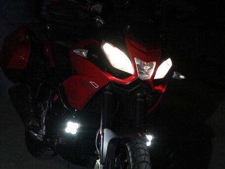 2015 Aprilia ETV 1200 Caponord, красный, 900000 рублей, вид 3