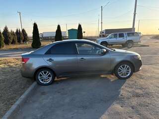 2010 Kia Cerato 6-speed II, серый, 750000 рублей, вид 4
