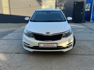2016 Kia Rio III Рестайлинг, белый, 1050000 рублей, вид 2