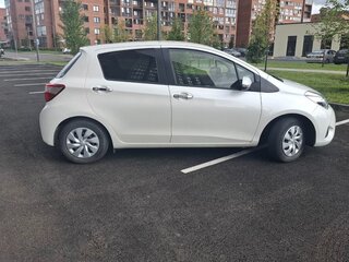 2019 Toyota Vitz III (XP130) Рестайлинг 2, белый, 1000000 рублей, вид 5