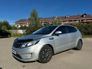 2013 Kia Rio III, белый, 420000 рублей, вид 1