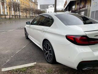 2020 BMW 5 серии 530d xDrive VII (G30/G31/G38) Рестайлинг, белый, 6000000 рублей, вид 5