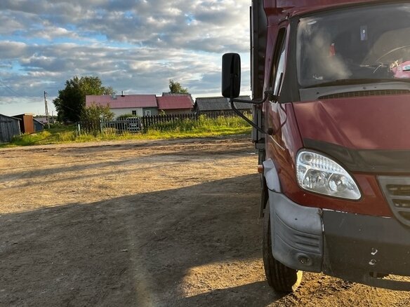 2005 ГАЗ Валдай, красный, 400000 рублей - вид 4