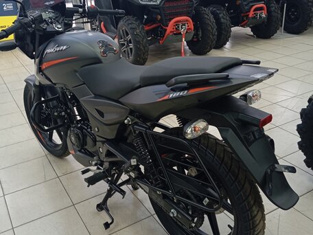 2025 Bajaj Pulsar 180, серый, 210000 рублей, вид 3