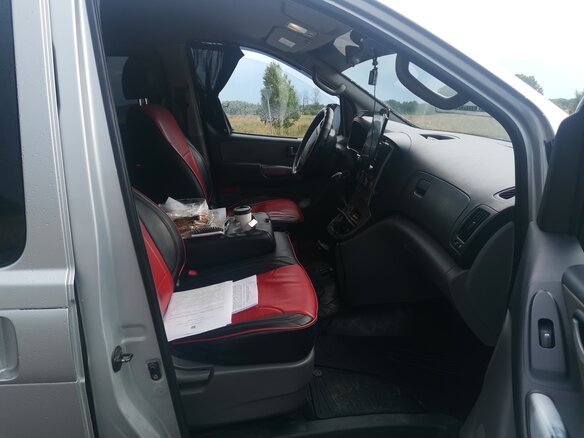 2009 Hyundai Grand Starex I, серый, 1100000 рублей - вид 5