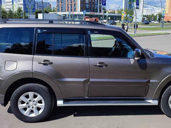 2011 Mitsubishi Pajero IV Рестайлинг 1, коричневый, 1950000 рублей - вид 1