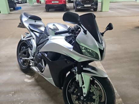 2008 Honda CBR 600RR, серебристый, 640000 рублей, вид 1