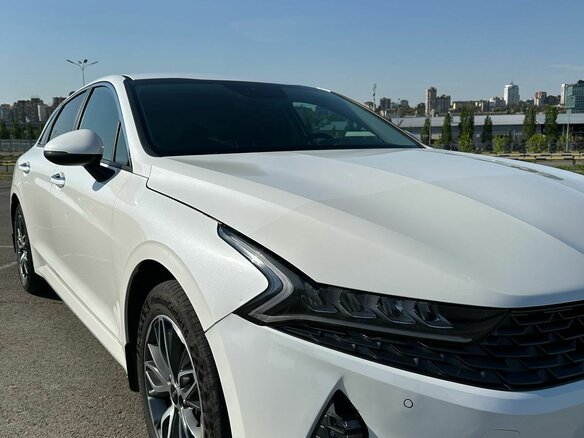 2021 Kia K5 III, белый, 2575000 рублей - вид 3