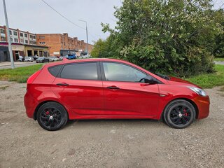 2013 Hyundai Solaris I, красный, 550000 рублей, вид 4