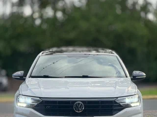2022 Volkswagen Jetta VII Рестайлинг, белый, 1950000 рублей, вид 1