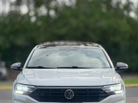2022 Volkswagen Jetta VII Рестайлинг, белый, 1950000 рублей, вид 1