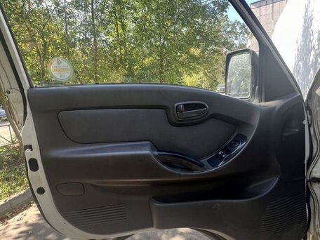 2013 Hyundai Porter II, белый, 800000 рублей, вид 2