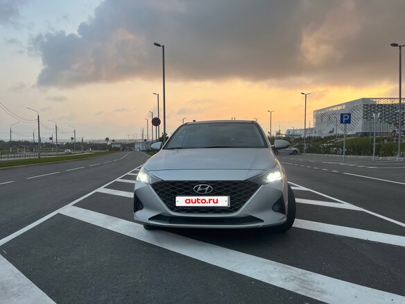 2022 Hyundai Accent V Рестайлинг, серебристый, 1900000 рублей