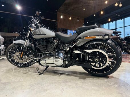 2024 Harley-Davidson Breakout, серый, 3990000 рублей, вид 4