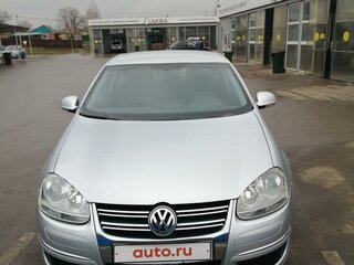 2009 Volkswagen Jetta V, серебристый, 670000 рублей, вид 1