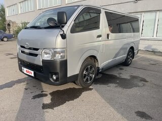 2018 Toyota HiAce H200 Рестайлинг, серебристый, 3799000 рублей, вид 1