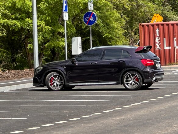 2014 Mercedes-Benz GLA AMG 45 AMG I (X156), фиолетовый, 2500000 рублей - вид 21