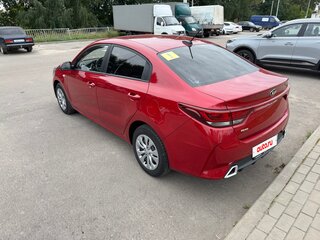 2021 Kia Rio IV Рестайлинг, красный, 1640000 рублей, вид 2