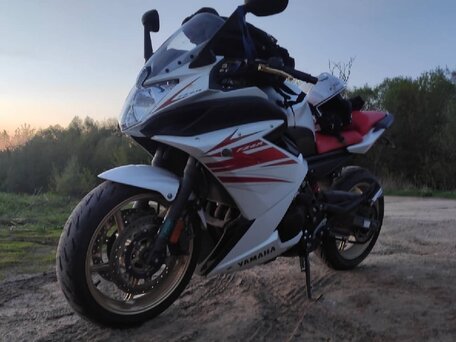 2011 Yamaha XJ6 (FZ6R), белый, 395000 рублей, вид 3