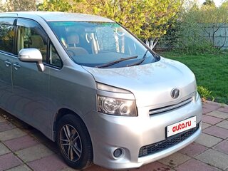 2008 Toyota Voxy II (R70), серый, 1390000 рублей, вид 3