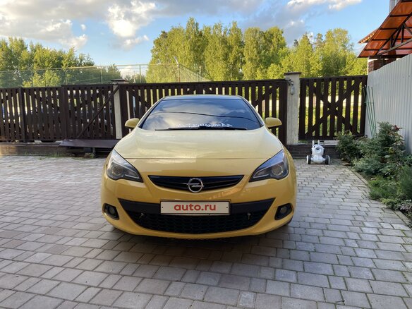2014 Opel Astra GTC J Рестайлинг, жёлтый - вид 4