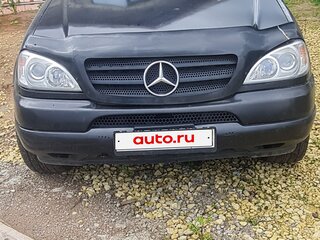 2000 Mercedes-Benz M-Класс 320 I (W163), чёрный, 750000 рублей, вид 2