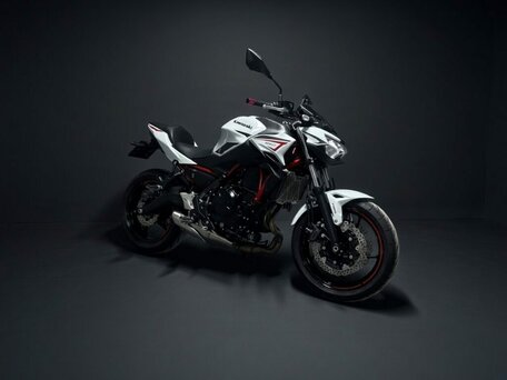 2022 Kawasaki Z 650, белый, 799000 рублей, вид 1