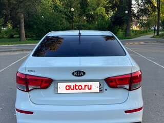 2015 Kia Rio III Рестайлинг, белый, 830000 рублей, вид 5