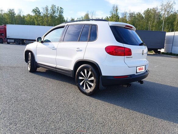 2011 Volkswagen Tiguan I Рестайлинг, белый, 890000 рублей - вид 5