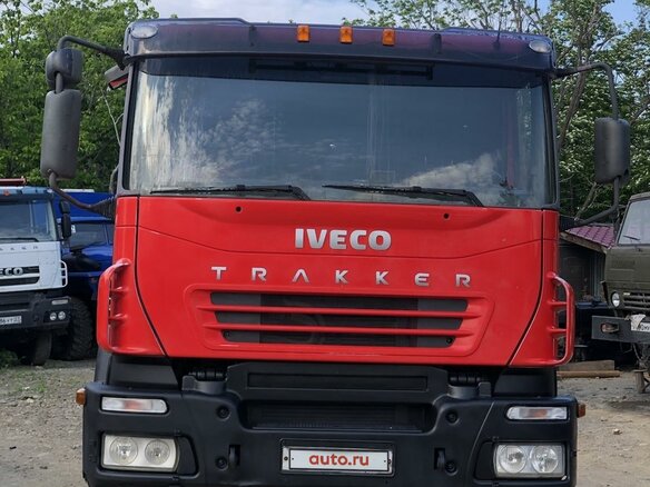2007 Iveco Trakker, красный, 1700000 рублей - вид 1