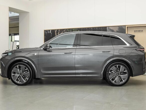 2025 Li Auto (Lixiang) L7 52.3 kWh I Рестайлинг, серый, 9220000 рублей - вид 3