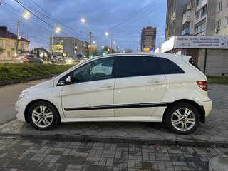2009 Mercedes-Benz B-Класс 180 NGT I (W245) Рестайлинг, белый, 800000 рублей, вид 2