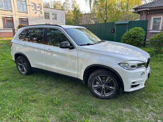 2017 BMW X5 25d III (F15), белый, 4200000 рублей, вид 3