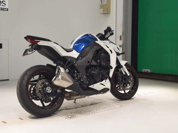 2020 Kawasaki Z 1000, белый, 900000 рублей - вид 3