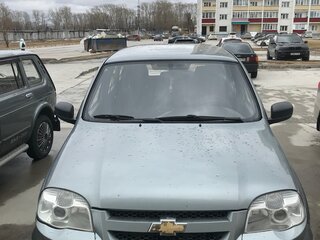 2015 Chevrolet Niva I Рестайлинг, серый, 690000 рублей, вид 1