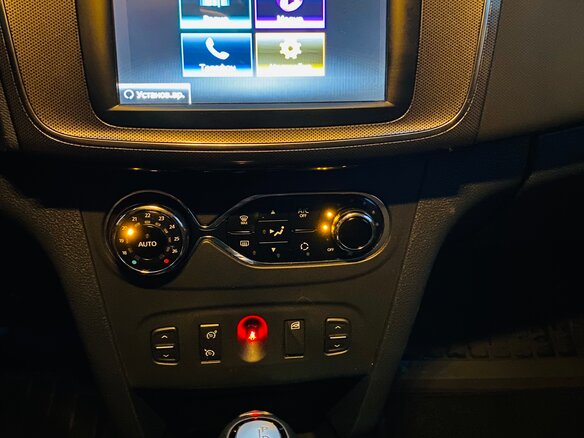 2020 Renault Logan Stepway II Рестайлинг, красный - вид 7