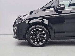 2024 Mercedes-Benz V-Класс Extra Long 300 экстра длинный III (W447) Рестайлинг 2, чёрный, 12000888 рублей, вид 4