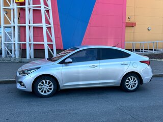 2018 Hyundai Solaris II, серебристый, 1600000 рублей, вид 3