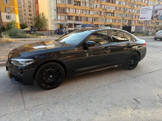 2019 BMW 5 серии 530d xDrive VII (G30/G31/G38), чёрный, 4400000 рублей, вид 2